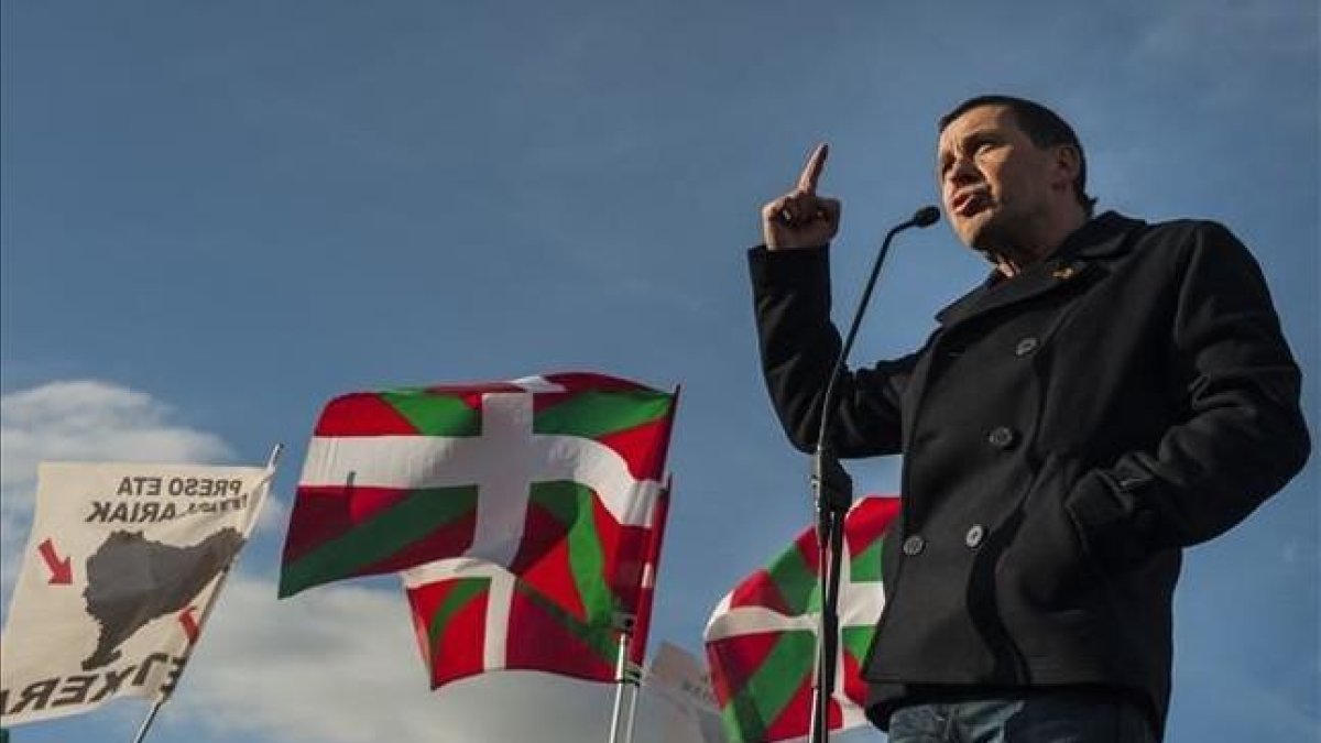 Arnaldo Otegi iniciará una gira europea mes y medio después de su salida de prisión.-AP / ALVARO BARRIENTOS