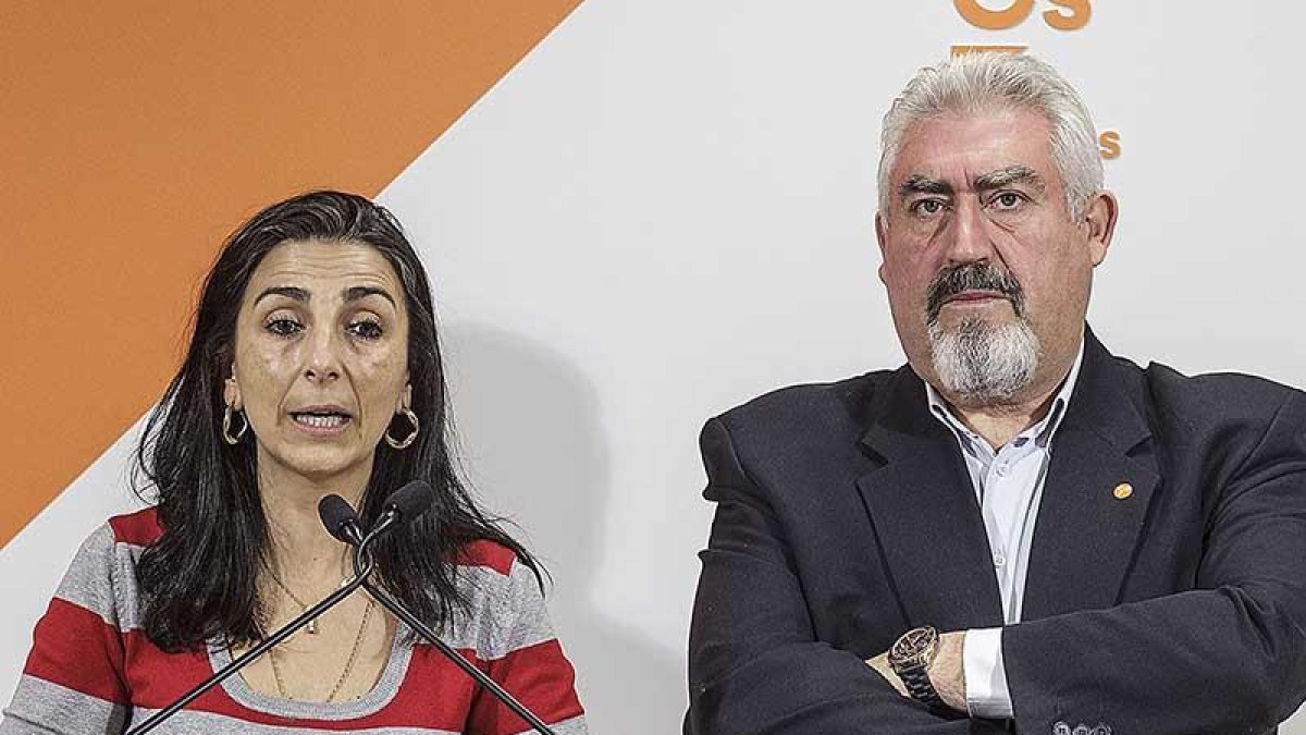 Gloria Bañeres y José Ignacio Delgado, ayer, en rueda de prensa.-SANTI OTERO