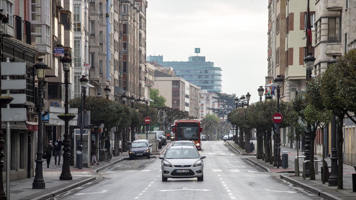 Inicio de la calle Vitoria junto a la plaza del Cid. SANTI OTERO