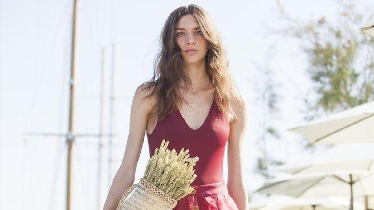 Una propuesta de la diseñadora Laura Vecino, nuera de Nati Abascal.-MARTÍ PRADERA