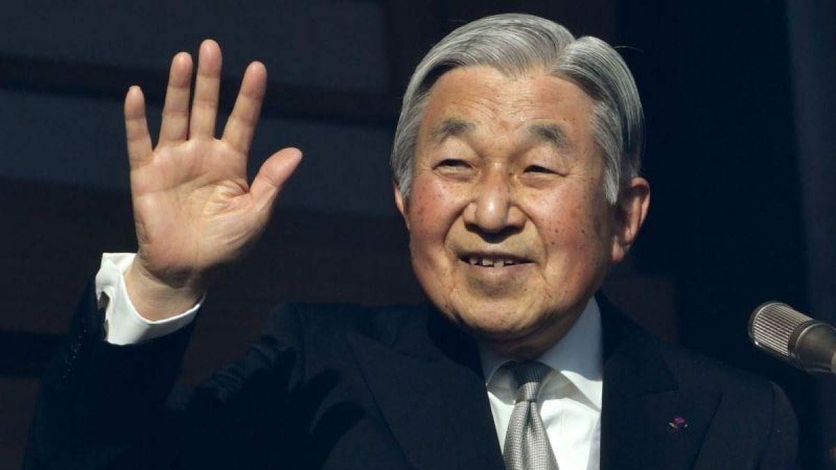 El emperador Akihito durante el discurso de año nuevo en el balcón del Palacio Imperial en Tokio.-AFP / TOSHIFUMI KITAMURA (AFP)