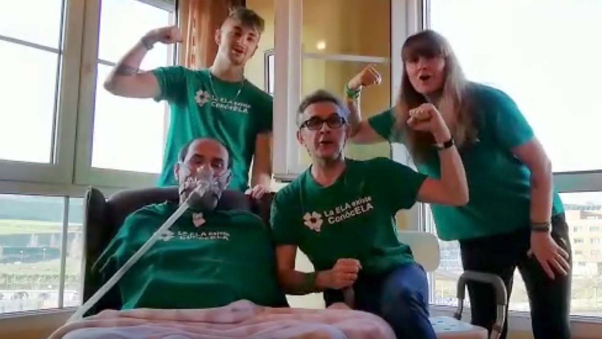 El actual presidente de ELACyl, Marce Hernández, junto a su familia en un fotograma del vídeo. ECB