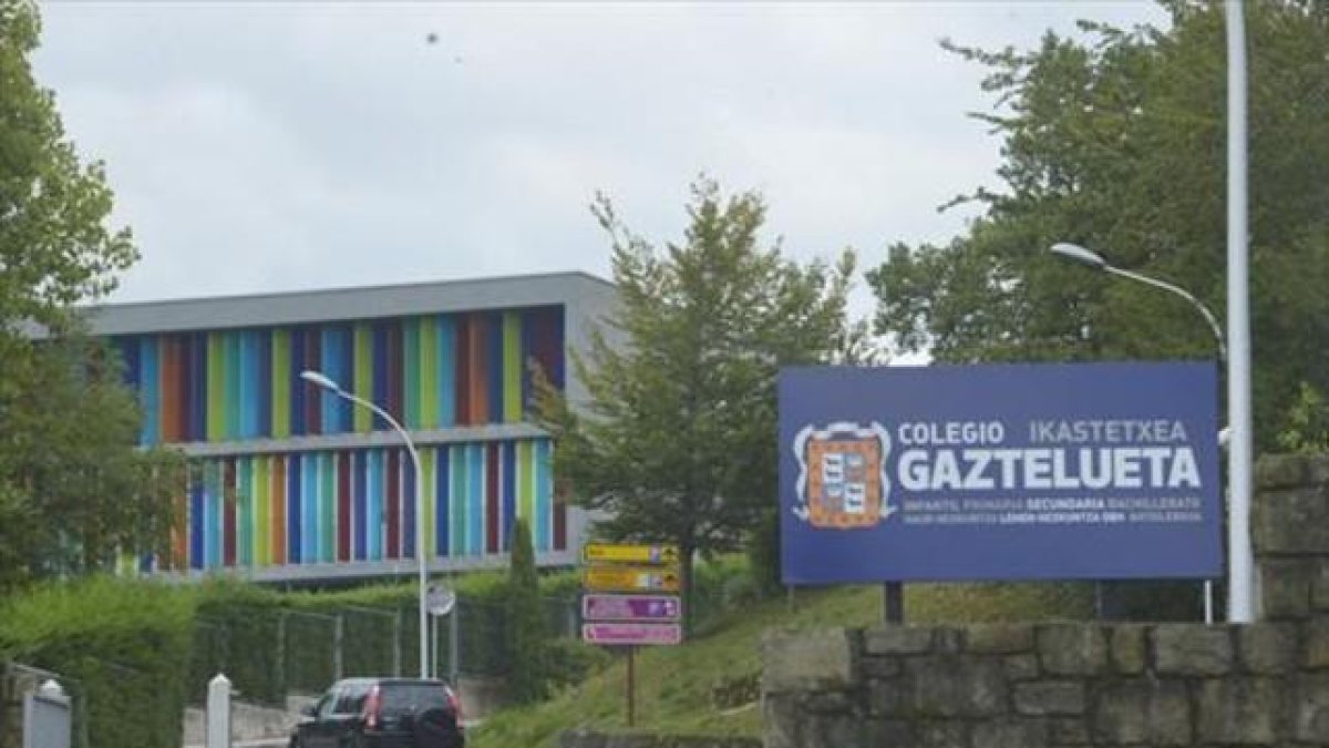 Entrada del colegio Gaztelueta, donde presuntamente ocurrieron los abusos entre el 2008 y el 2010.-VINCENT WEST E