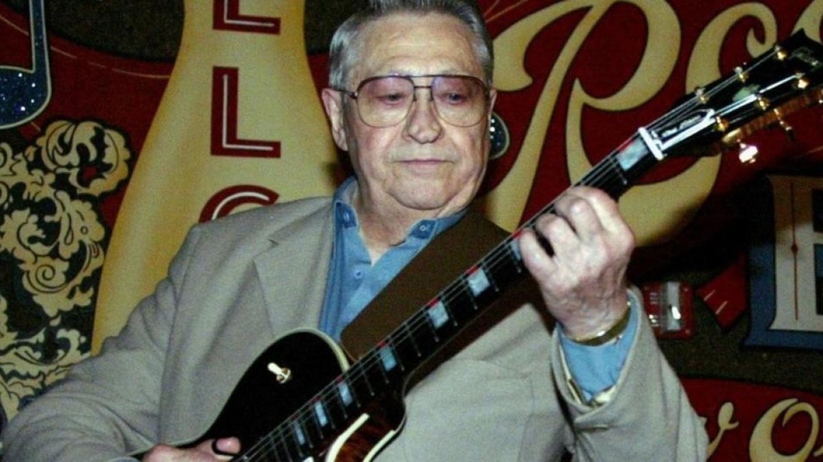 Scotty Moore, en el 2003.-
