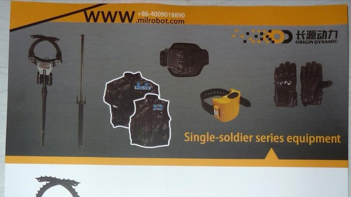 Instrumentos de tortura expuestos en la feria Milipol de París.-/ AMNISTÍA INTERNACIONAL
