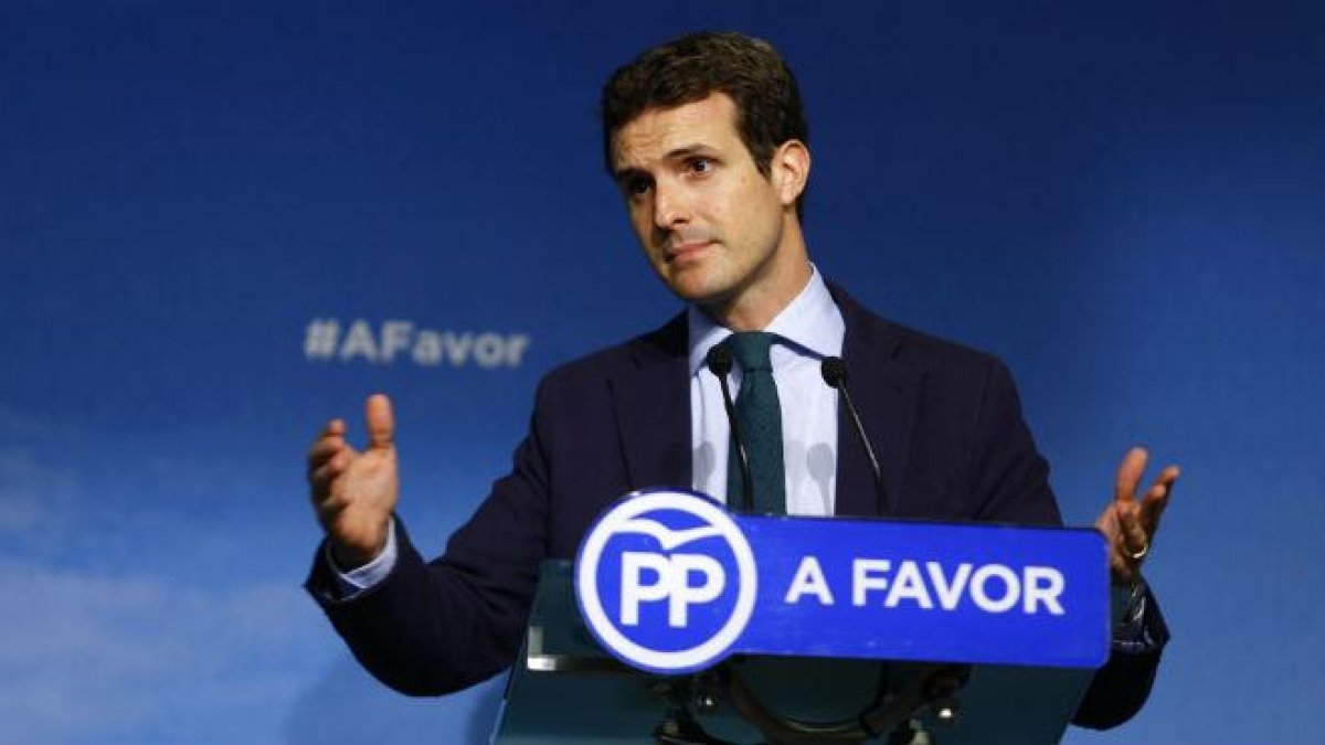 Pablo Casado compara el trabajo de las camareras de hotel con el de un médico.-