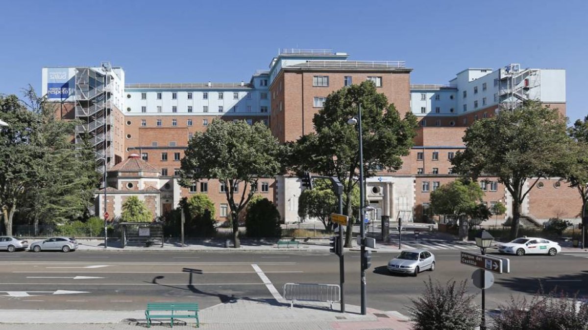 El viejo hospital General Yagüe.-R. OCHOA