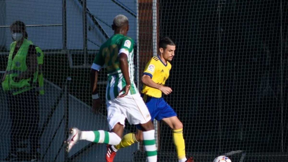 Matos defendiendo la camiseta del conjunto gaditano. CADIZ CF