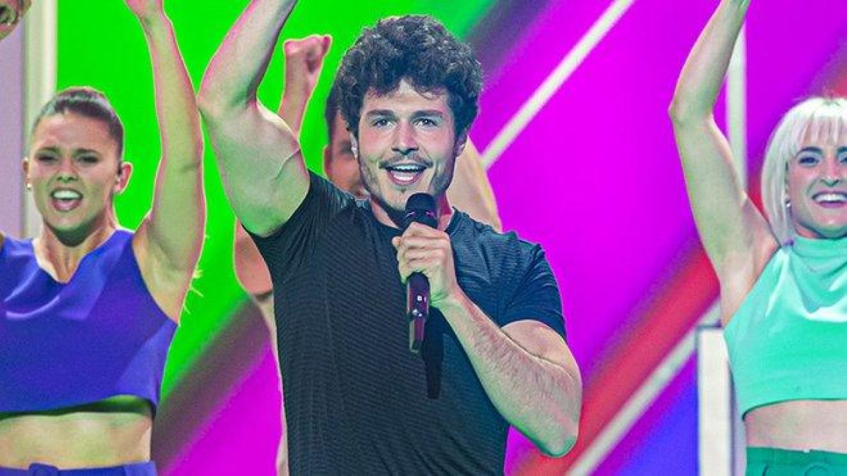 Miki, sobre el escenario de Eurovisión 2019, actúa en el concierto ’#OTFest’.-