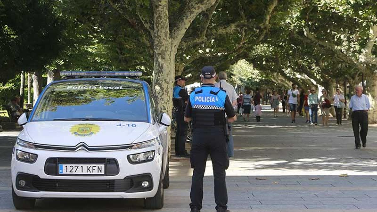 Imagen de un agente de la Policía Local. ECB