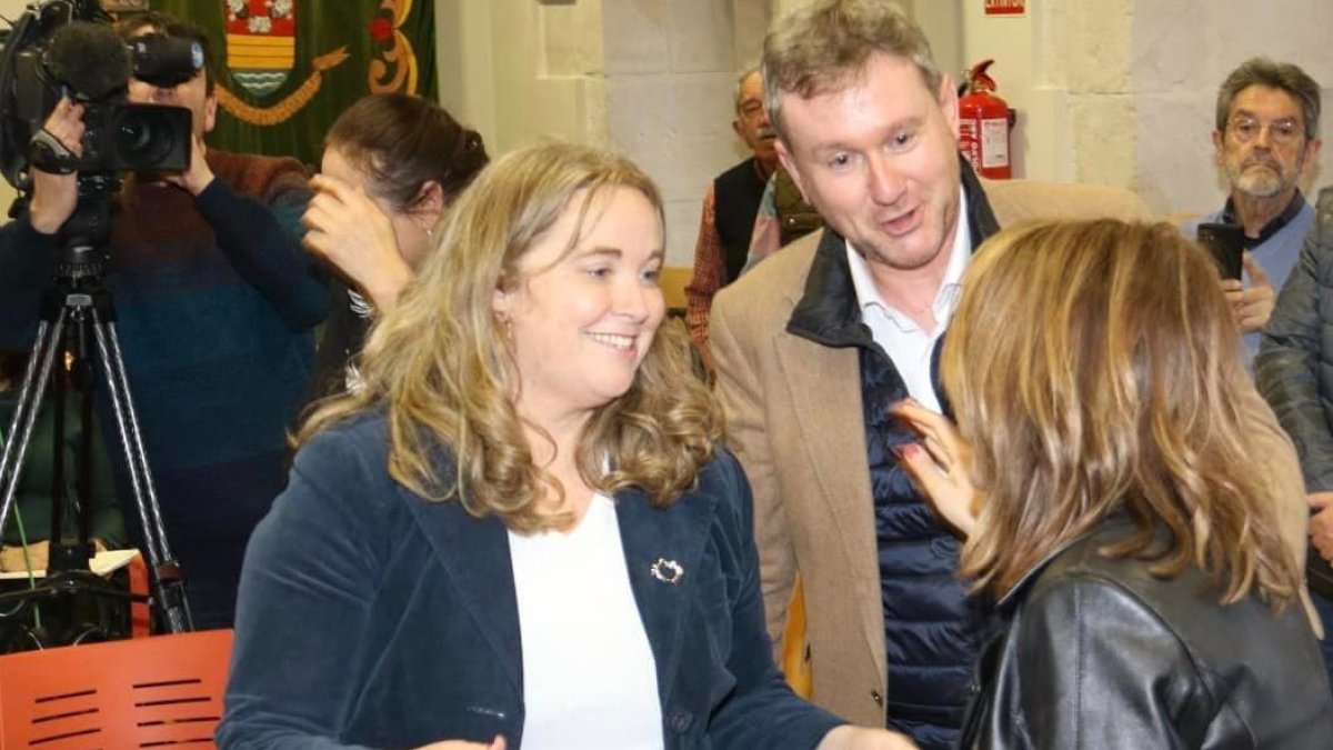 Ayala y Lacalle conversan con Raquel Sánchez en Briviesca, donde la ministra presentó el programa de actuaciones de la AP-1.