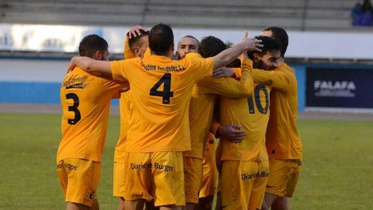 El Burgos CF logró un importante triunfo enSan Francisco ante la Peña Sport.-ALBERTO CALVO