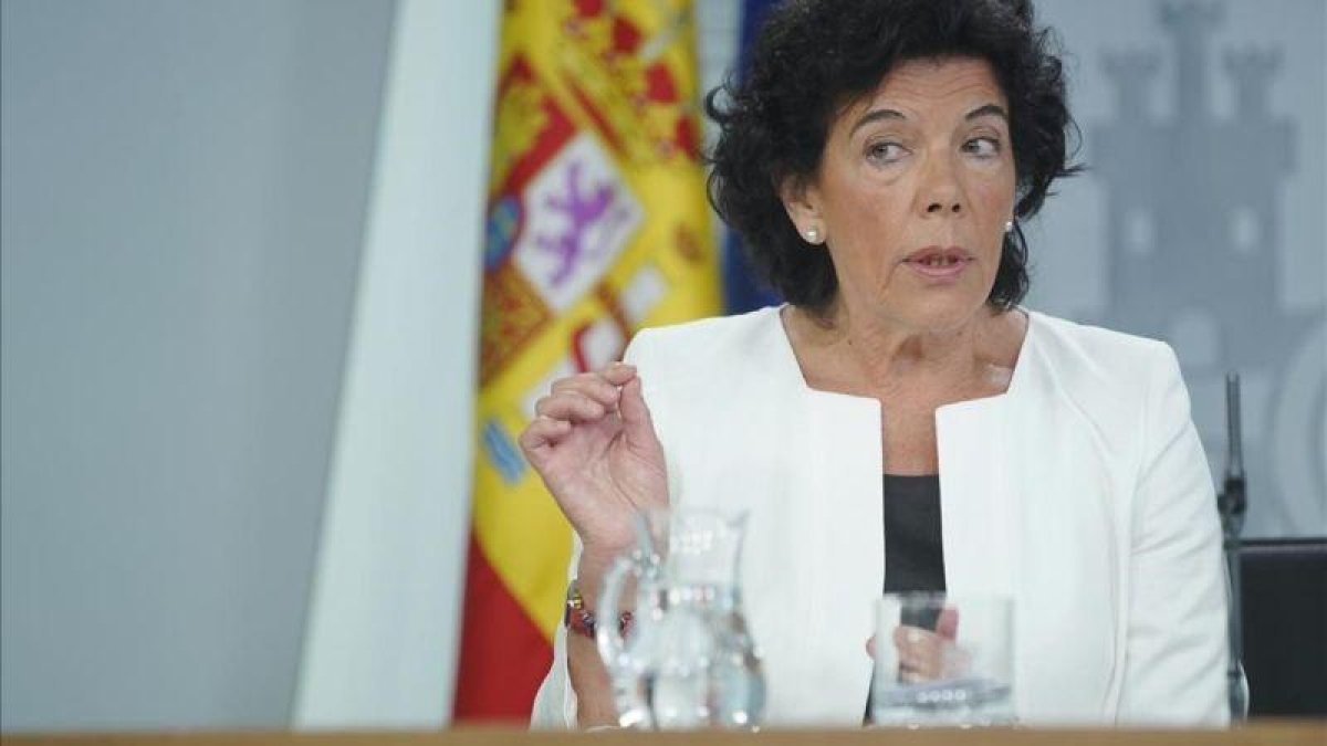 Isabel Celáa en la rueda de prensa posterior al Consejo de Ministros, el pasado 31 de agosto.-JOSÉ LUIS ROCA