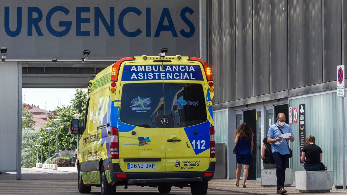 Imagen del acceso de Urgencias del HUBU. TOMÁS ALONSO