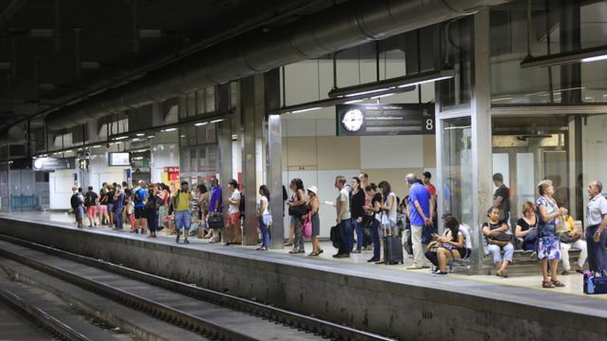 Estación de Barcelona-Sants.-FERRAN NADEU