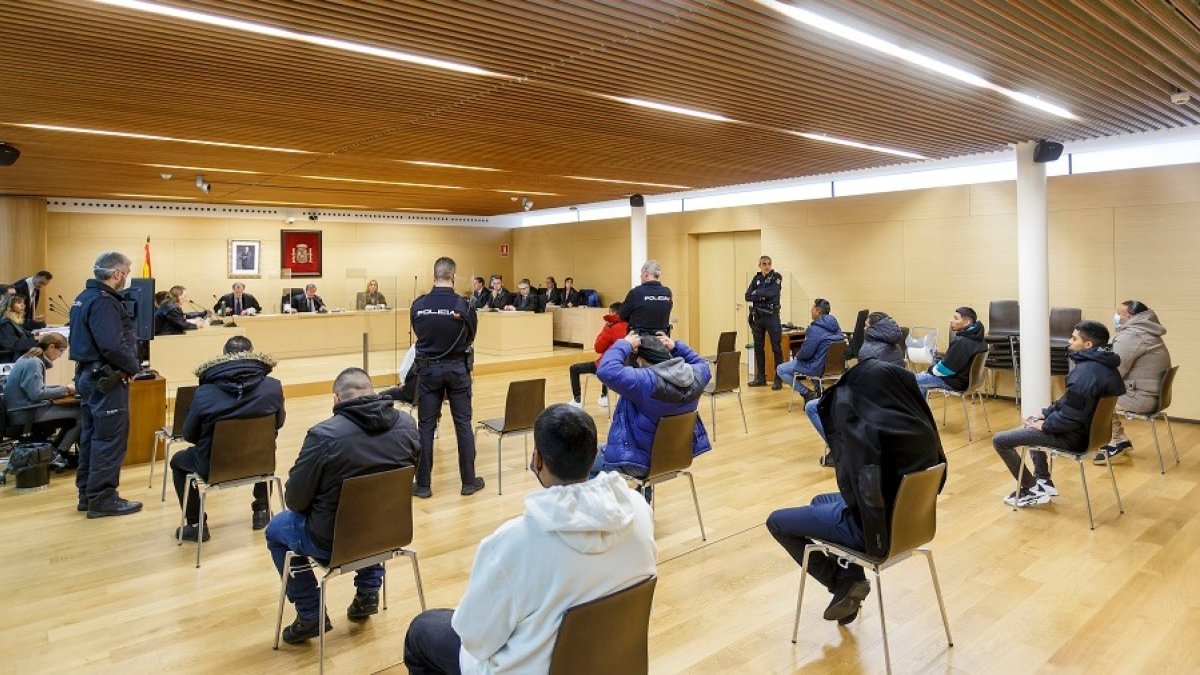 Juicio a los doce integrantes de la banda Latin King en la Audiencia Provincial de Burgos. SANTI OTERO