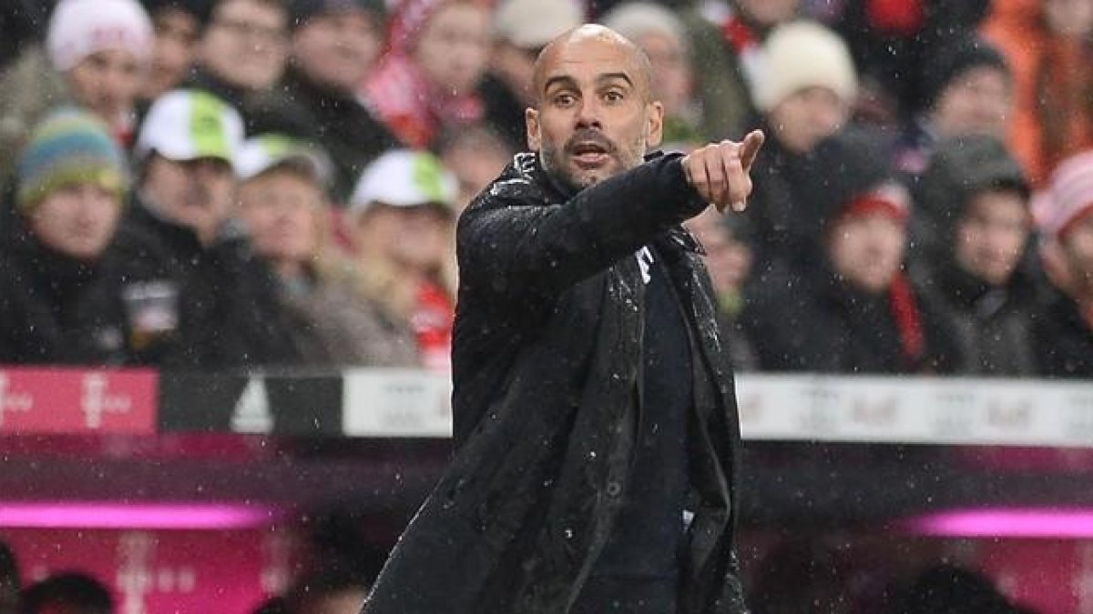 Guardiola dirige al Bayern en el partido de este pasado domingo en la Bundesliga.-AFP