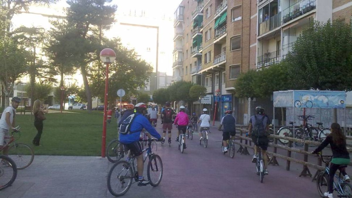 El Ayuntamiento intentará fomentar el uso de la bicicleta en la ciudad.-E.M.