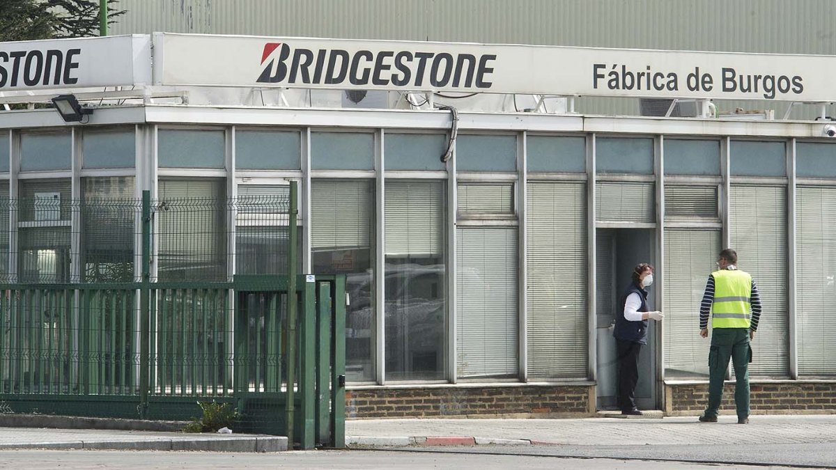 Imagen del acceso principal de la planta de Bridgestone. ISRAEL L. MURILLO