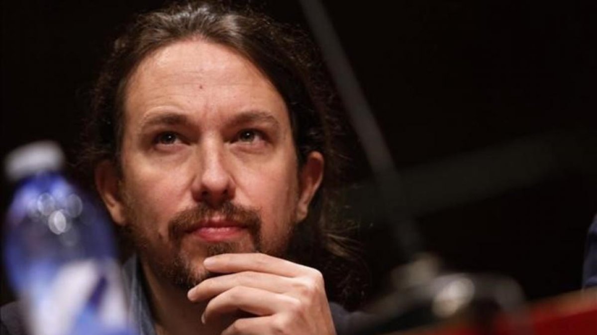 El líder de Podemos, Pablo Iglesias, en el acto en la Universidad Complutense.-AGUSTÍN CATALÁN