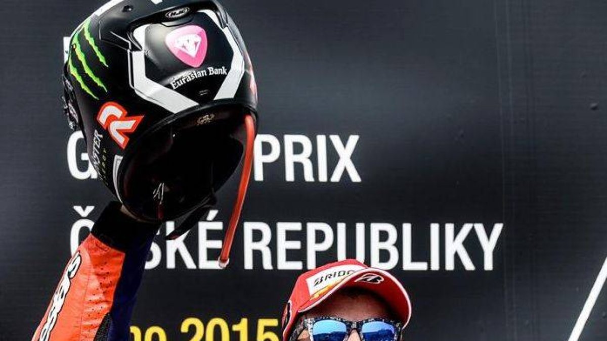 Lorenzo festeja su triunfo.-EFE