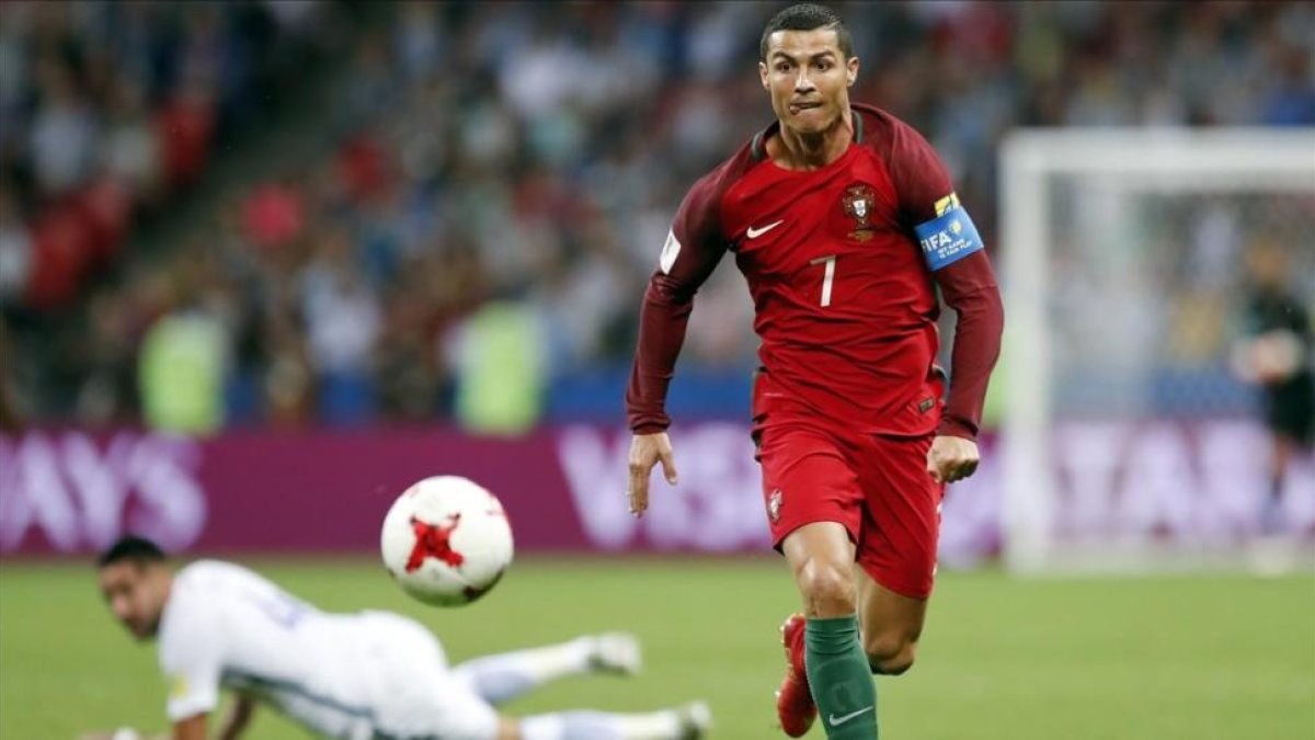 Cristiano Ronaldo, en un duelo ante Chile disputado en Kazán en la pasada Copa Confederaciones.-AP