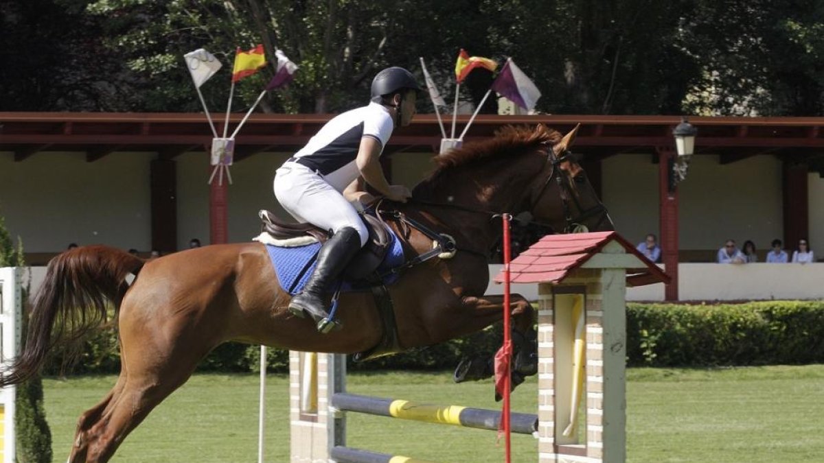 El Concurso Nacional de Saltos vivió su segunda jornada de competición.-SANTI OTERO