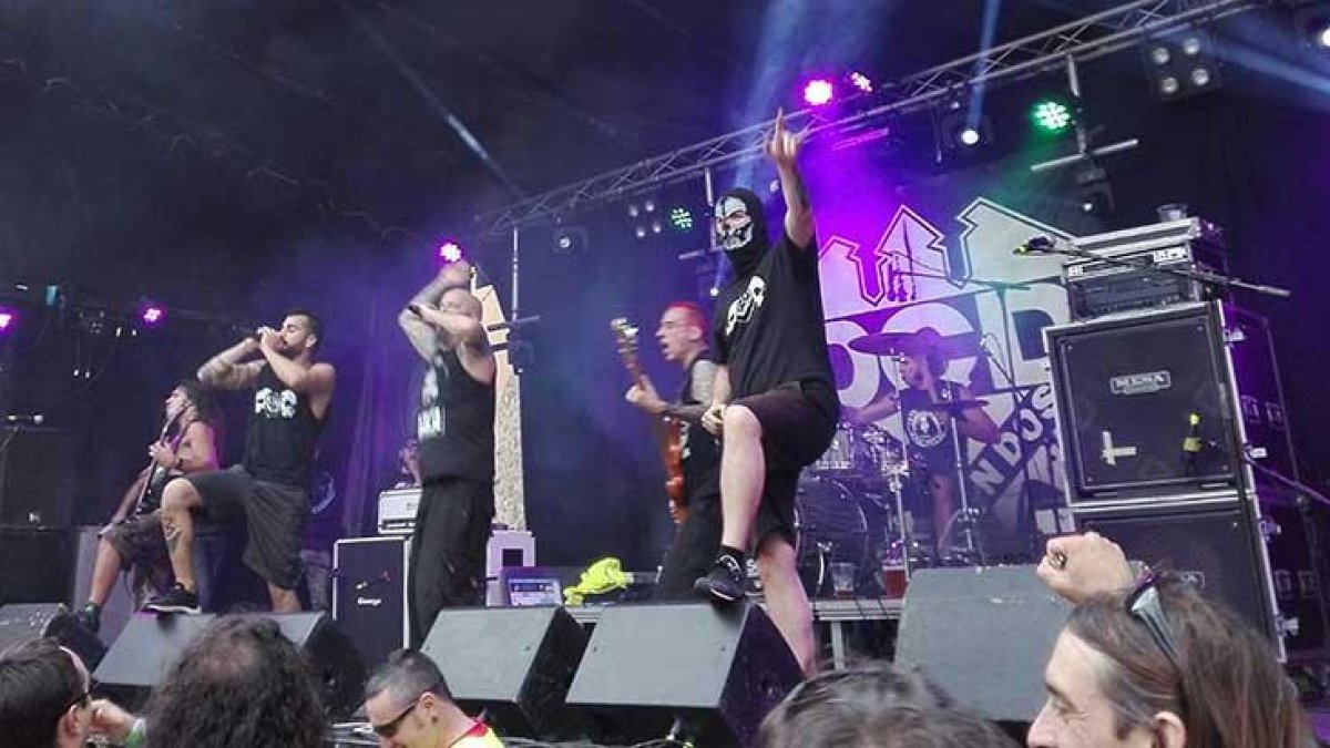 La veterana banda de rap-metal Def Con Dos fue la encargada de abrir la segunda jornada del TrespaRock el fin de semana pasado.-MARINA