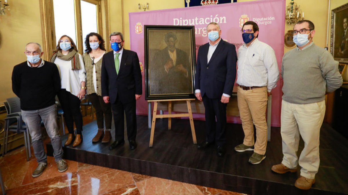 Presentación de un cuadro de Modesto Ciruelos adquirido por la Diputación. TOMÁS ALONSO