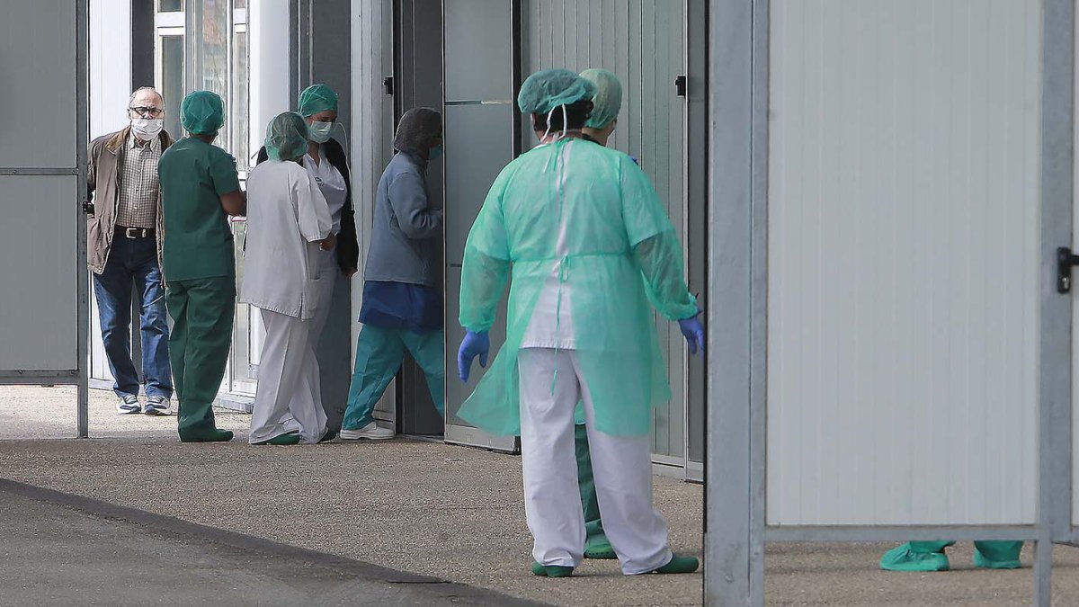 Imagen de sanitarios en el HUBU. ECB