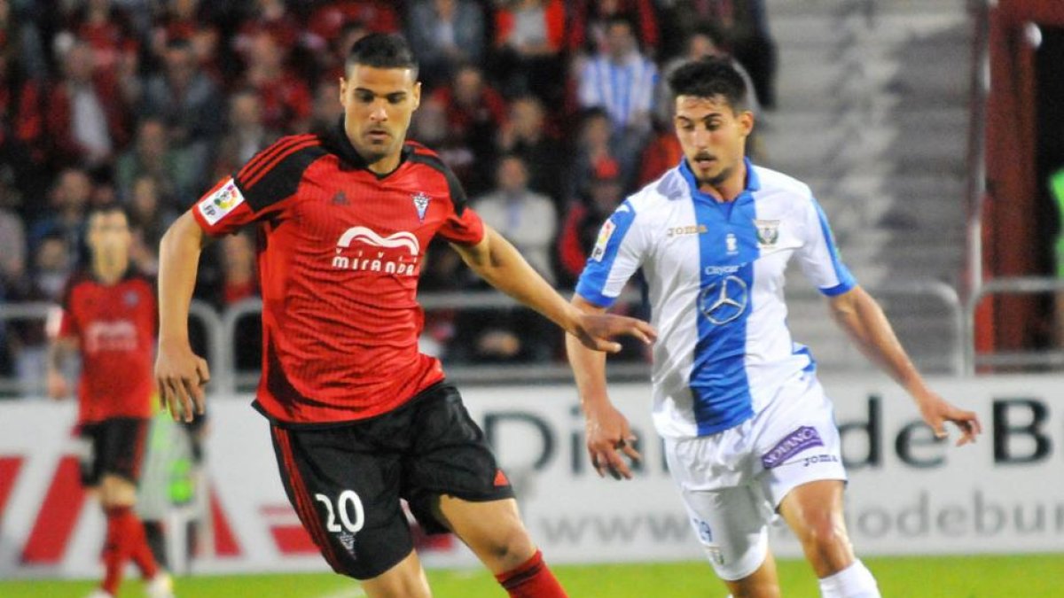 El ariete Aridane es uno de los jugadores a los que el Mirandés hará una oferta de renovación-Jose Esteban Egurrola