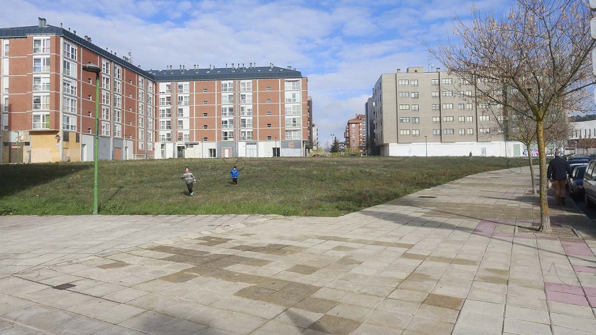 Parcela en la que se construirá el centro cívico de Fuentecillas. ECB