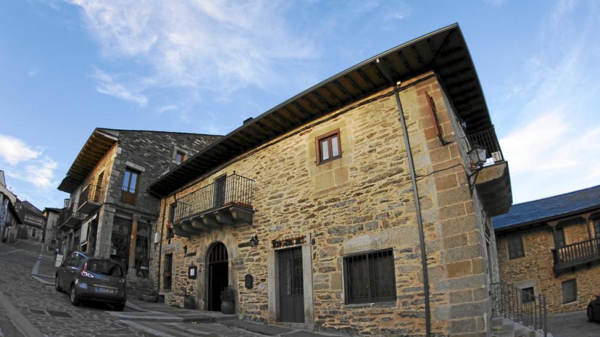 Centro de turismo rural en Puebla de Sanabria.-M.J.