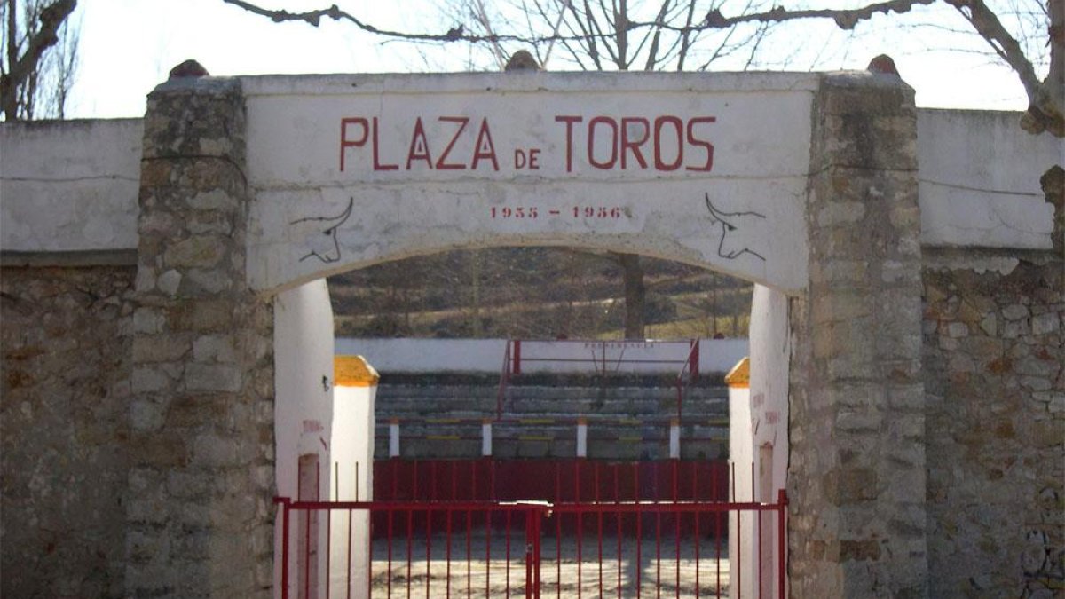 Las puertas del coso de Arauzo se abren el próximo fin de semana para las dos novilladas.-ECB