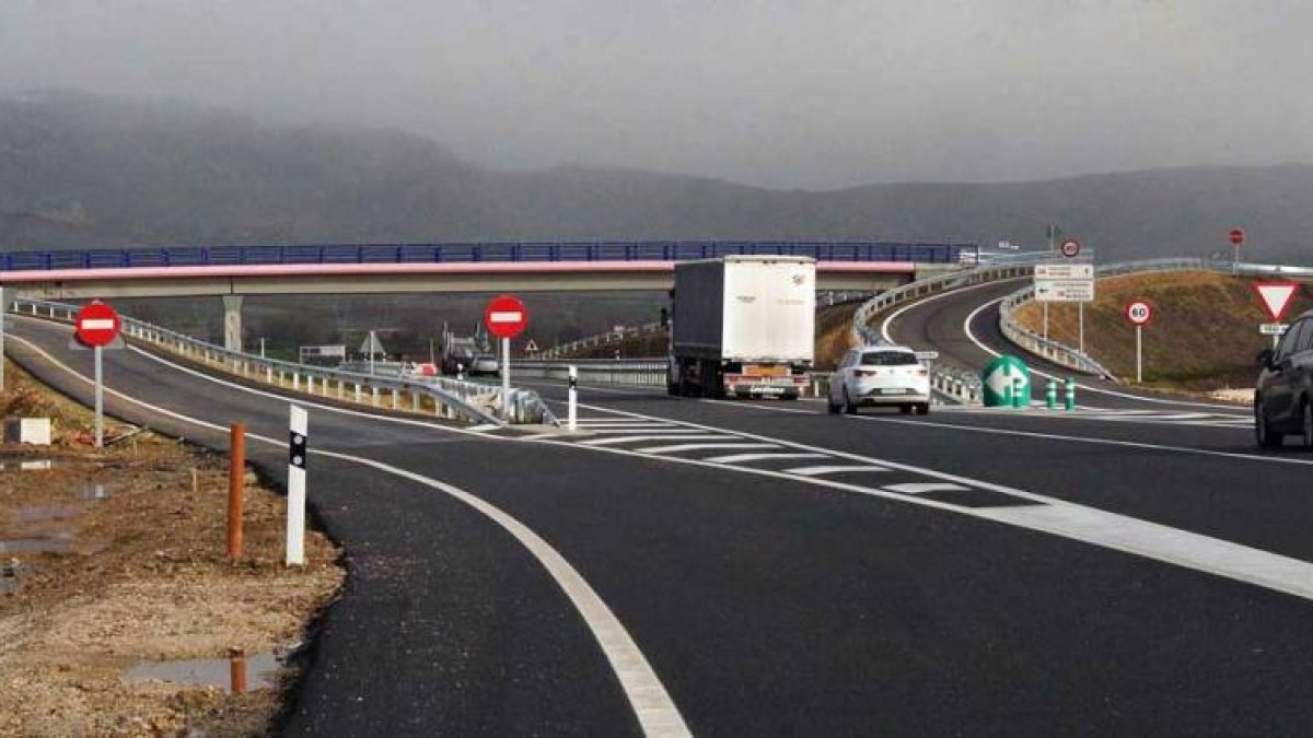 Puente de acceso a Fuentebureba.-G. G.
