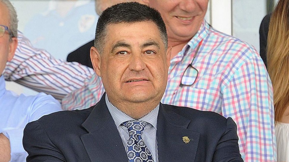 El presidente del Burgos CF, José Luis García, respiró aliviado al término del choque en Linares-Israel L. Murillo