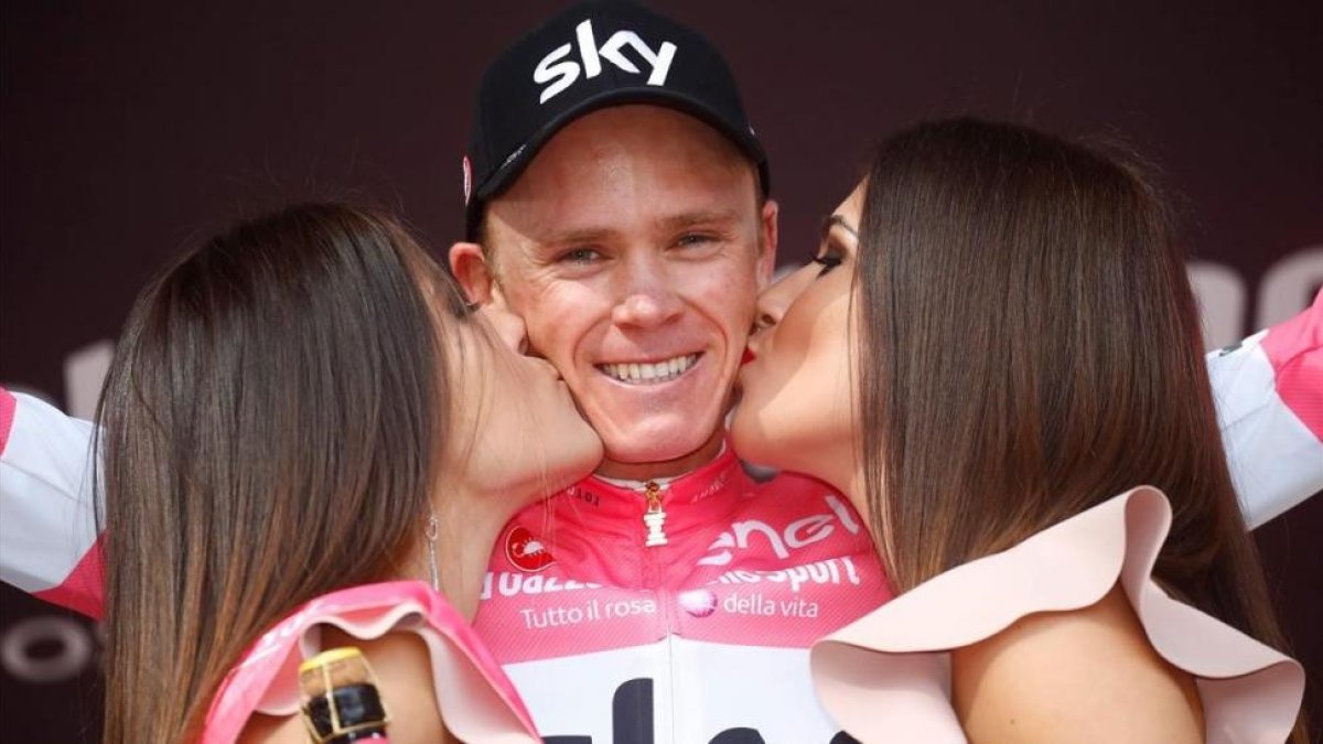 Chris Froome, con su maglia rosa.-/AFP / LUK BENIES