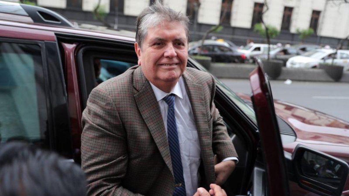El Ministerio de Relaciones Exteriores de Perú informó mediante un comunicado que el expresidente peruano Alan Garcia Perez, a quien se investiga por colusion agravada y lavado de activos en el marco del caso Odebrecht, solicitó asilo a Uruguay.-EFE / ERNESTO ARIAS