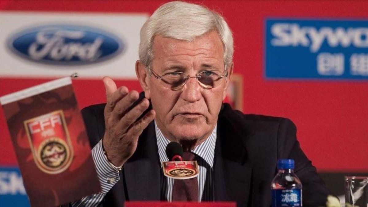 Marcelo Liippi, en la rueda de prensa de su presentación como nuevo seleccionador chino.-NICOLAS ASFOURI