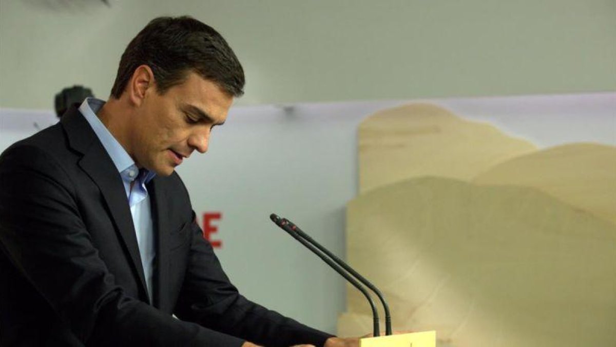 Pedro Sánchez, este lunes en la sede central del PSOE.-DAVID CASTRO
