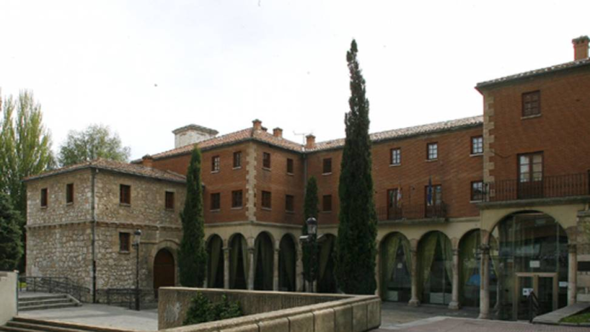 El edificio de Bernardas necesita mejoras.-RAÚL G. OCHOA
