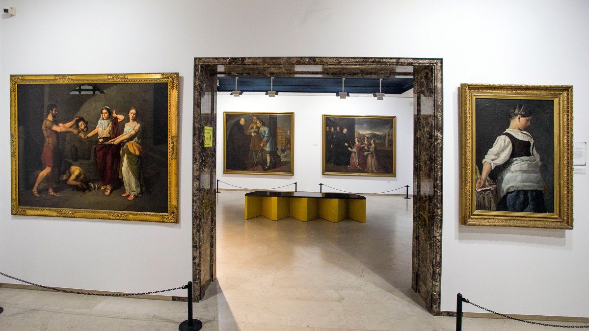 Cuadros expuestos en la muestra del Museo de Burgos. TOMÁS ALONSO.