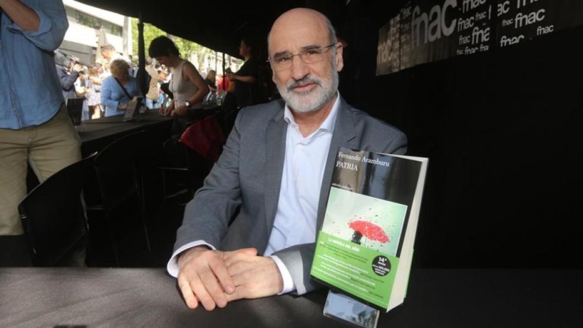 Fernando Aramburu, en  Barcelona, en la presentación de su novela Patria.-DANNY CAMINAL