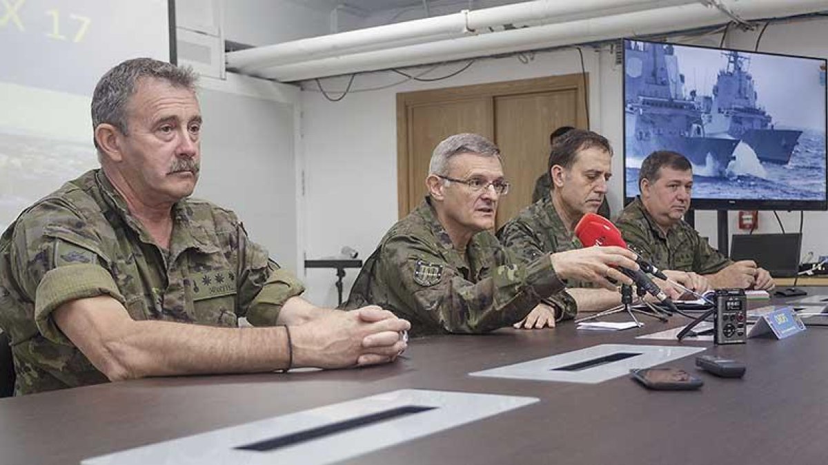 El teniente general López Pozo explicó ayer los detalles de de esta operación que se coordina desde Burgos.-SANTI OTERO