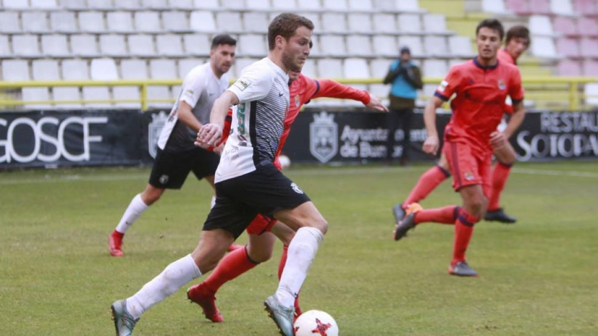 Jagoba Beobide en acción en el choque del pasado domingo ante la Real Sociedad B-Raúl G. Ochoa