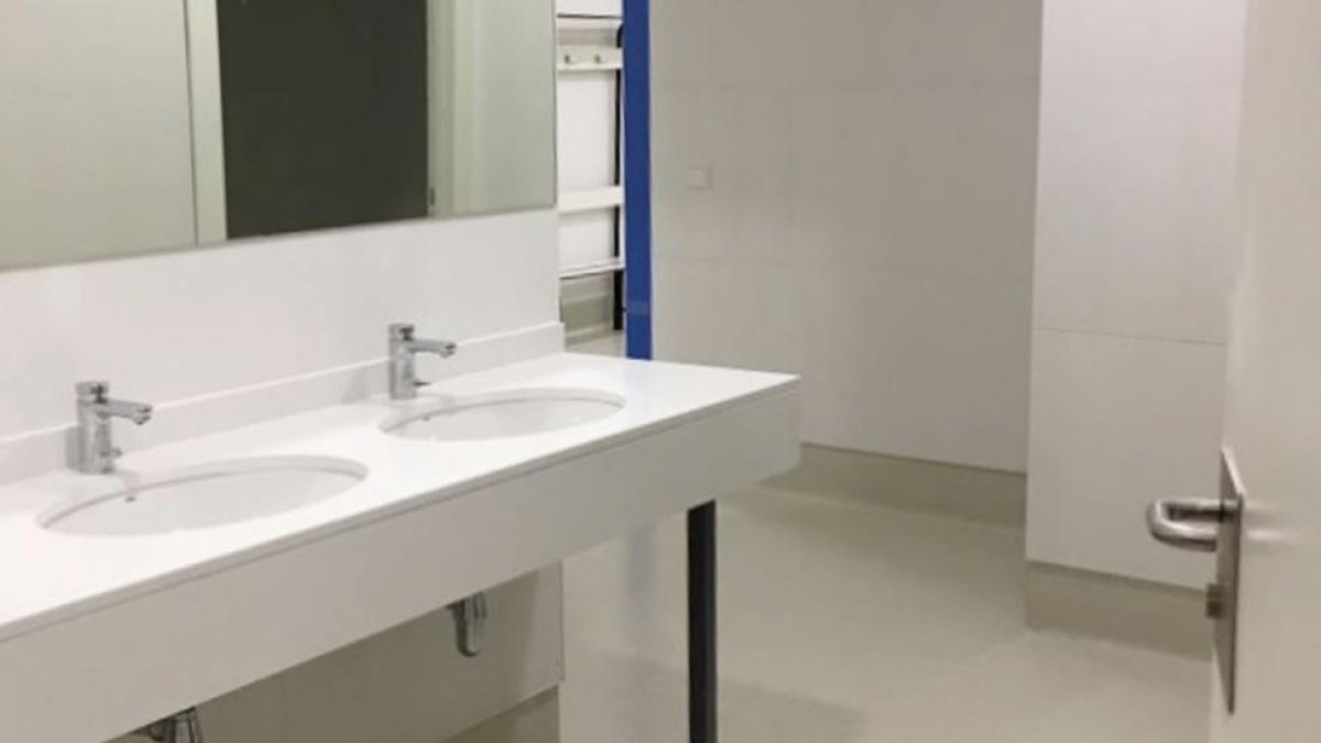 Imagen del interior de los vestuarios del Coliseum.-ECB