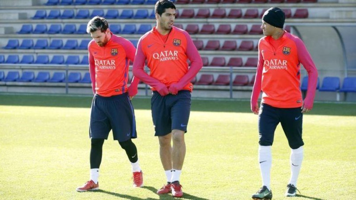 Messi, Suárez y Neymar, en el entrenamiento de este jueves.-A MIGUEL RUIZ