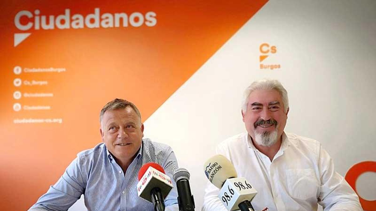 Lorenzo Rodríguez y José Ignacio Delgado, ayer, en la sede de Ciudadanos en Burgos.-ECB