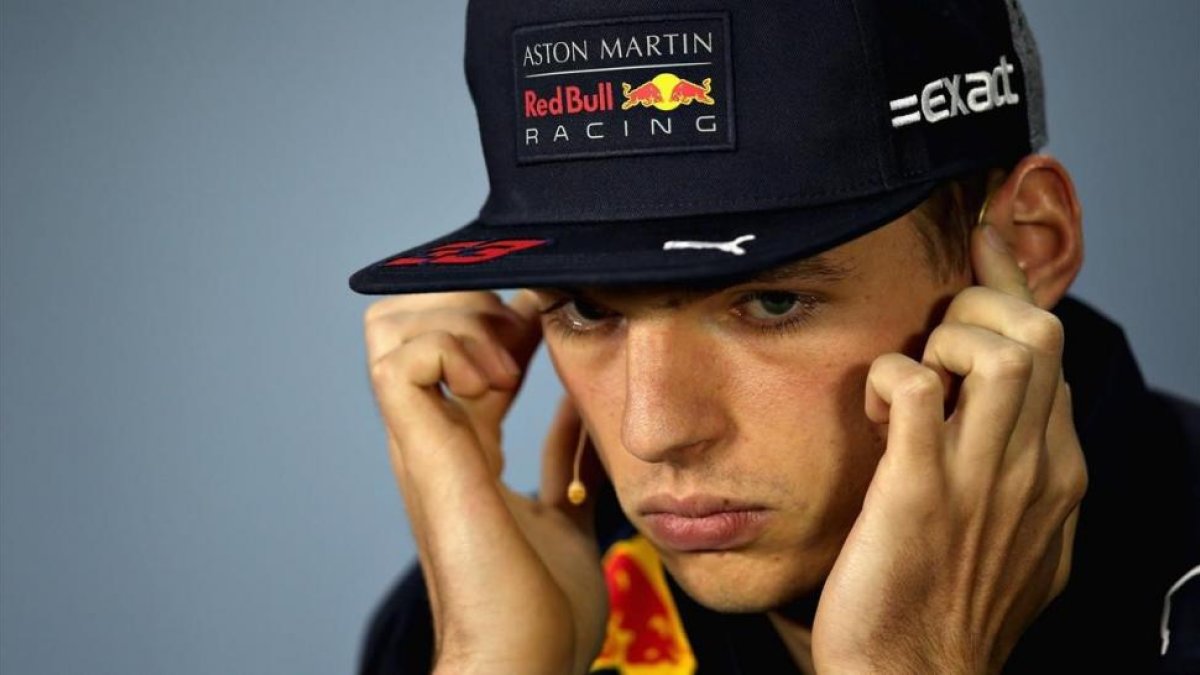 Max Verstappen, atiende una pregunta en el Gilles Villeneuve.-/ CHARLES COATES