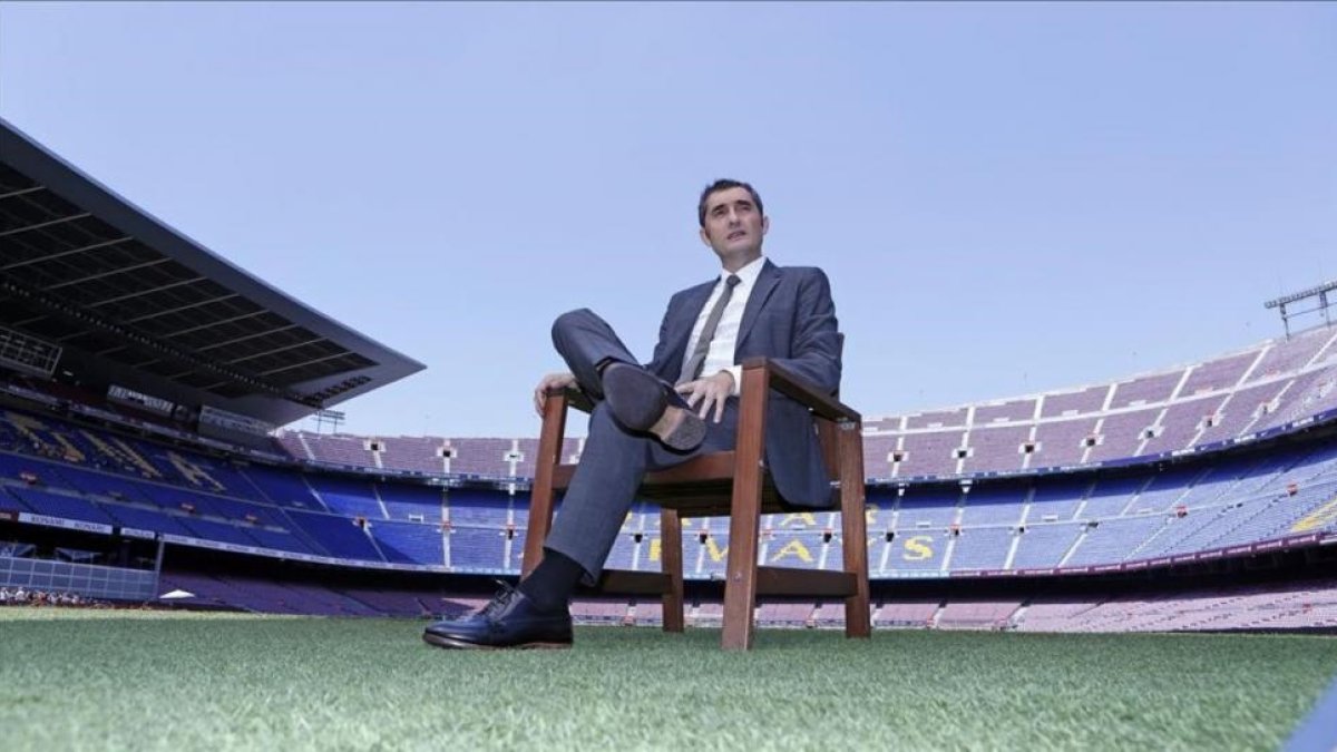 Valverde, en el Camp Nou durante su entrevista a Barça TV.-FC BARCELONA